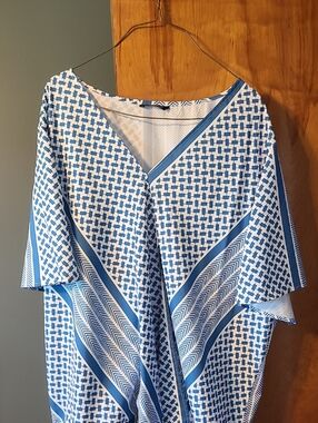 BloomChic Blue and White Chevron Print Top